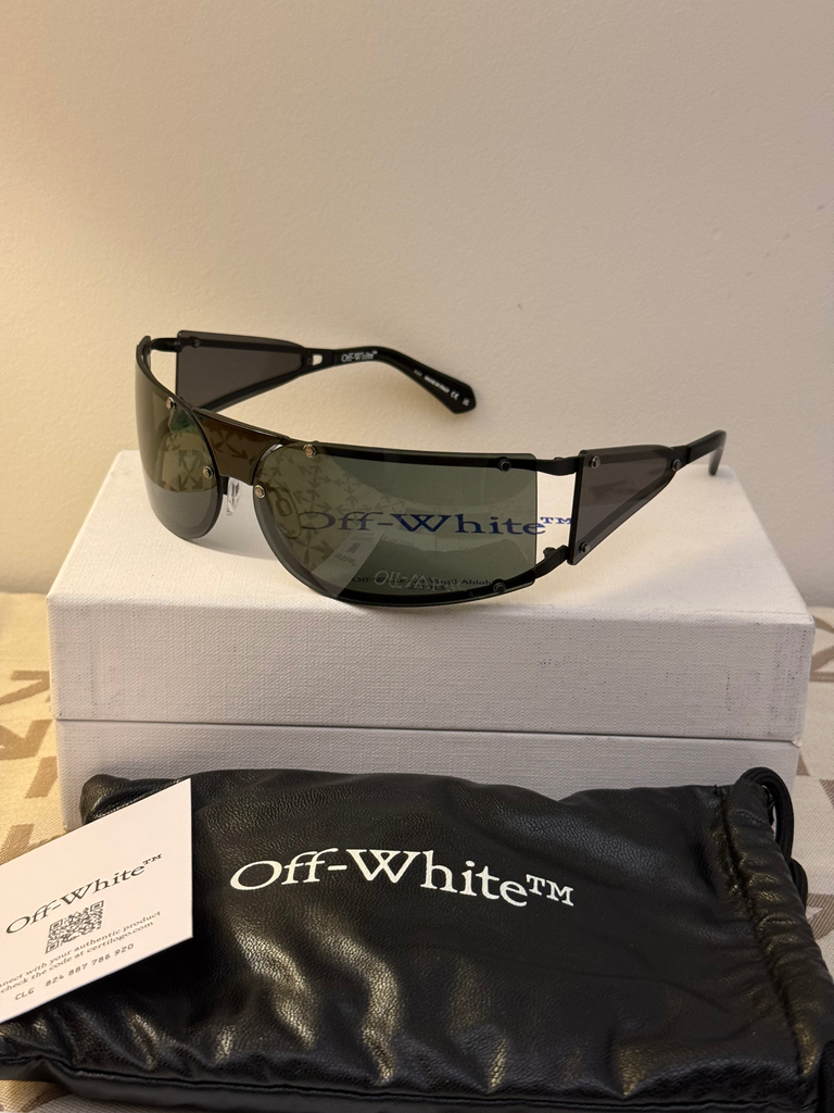 Off-White sunglasses black